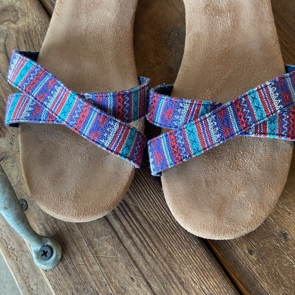 TOMS GIRLS STRAP SANDALS - Picture 3 of 5